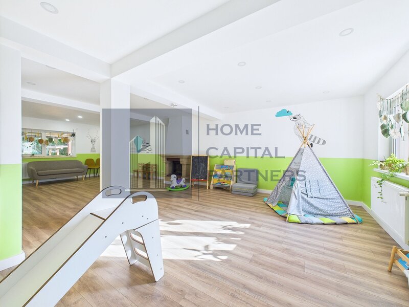 Domnesti, spatiu de joaca pentru copii, curte 1.000 mp.